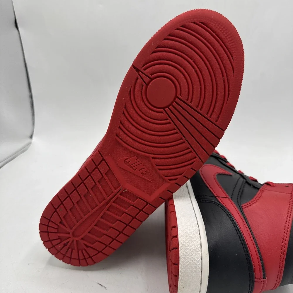 Nike Air Jordan 1 Mid Alternate Bred Sneakers Mens 9 DQ8426-060‎